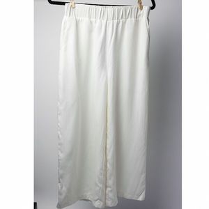 Loose white dress pant